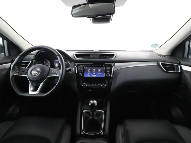 Nissan Qashqai led skora navi kamera auto klima