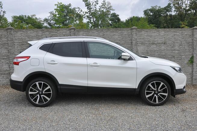 Nissan Qashqai 1.6T 163KM Tekna LED Kamera 360 Navi Panorama Asystenci Czujniki