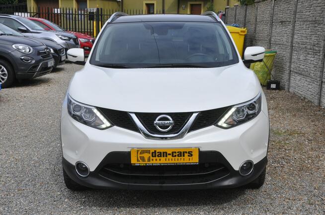 Nissan Qashqai 1.6T 163KM Tekna LED Kamera 360 Navi Panorama Asystenci Czujniki