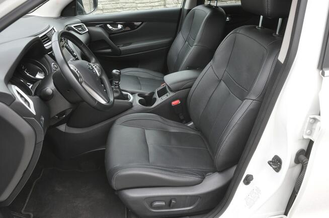Nissan Qashqai 1.6T 163KM Tekna LED Kamera 360 Navi Panorama Asystenci Czujniki
