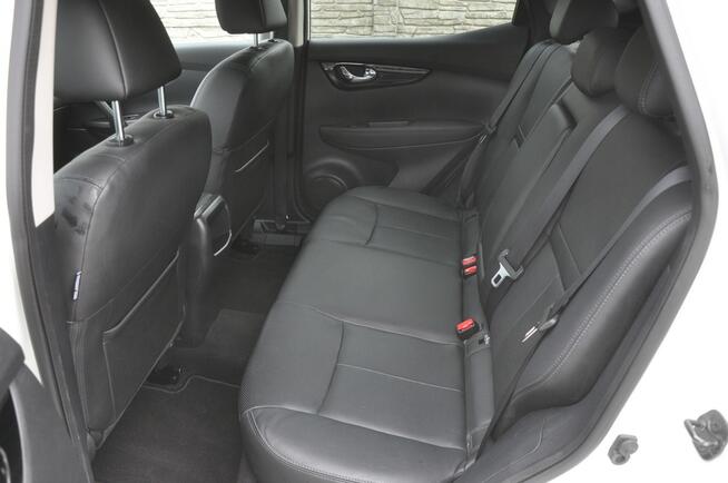 Nissan Qashqai 1.6T 163KM Tekna LED Kamera 360 Navi Panorama Asystenci Czujniki