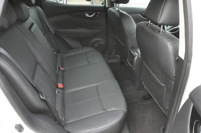 Nissan Qashqai 1.6T 163KM Tekna LED Kamera 360 Navi Panorama Asystenci Czujniki
