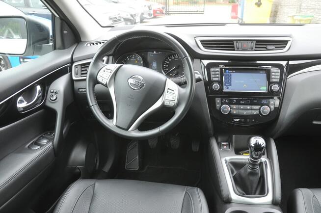 Nissan Qashqai 1.6T 163KM Tekna LED Kamera 360 Navi Panorama Asystenci Czujniki