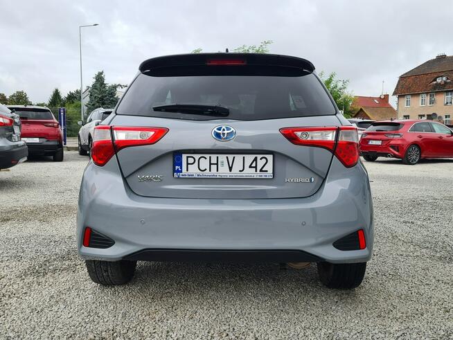 Toyota Yaris HYBRID 47 Tys.Km Navi 2xPDC Kamera Led Klimatronik Wolne Ręce Alu