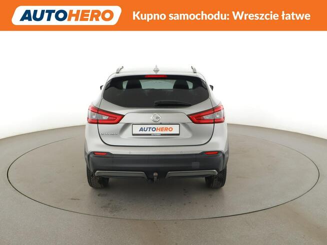 Nissan Qashqai Tekna automat 130KM panorama kamera360 navi grzane fotele