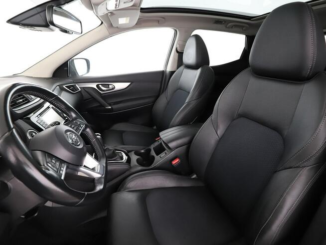 Nissan Qashqai Tekna automat 130KM panorama kamera360 navi grzane fotele