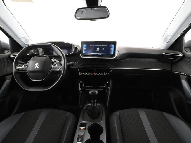 Peugeot 2008 virtual cocpit LED klima auto kamera i czujniki parkowania