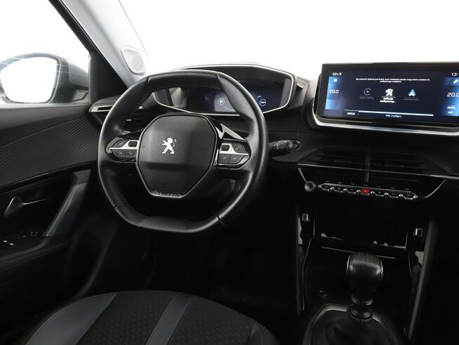 Peugeot 2008 virtual cocpit LED klima auto kamera i czujniki parkowania