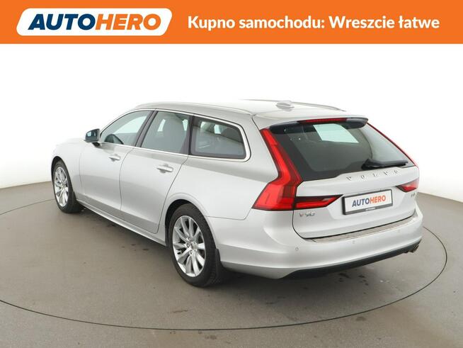 Volvo V90 2.0D Automat Momentum Pro Navi Tempomat Grzane Fotele Skóra Asystenci