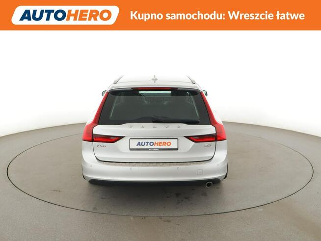 Volvo V90 2.0D Automat Momentum Pro Navi Tempomat Grzane Fotele Skóra Asystenci