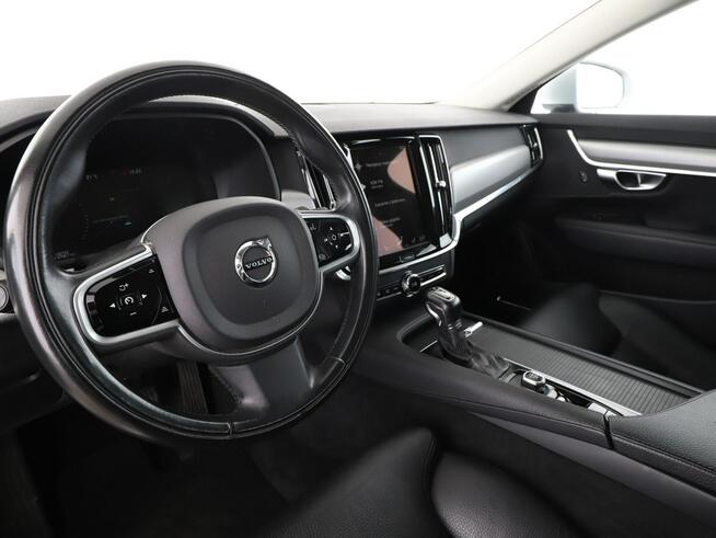 Volvo V90 2.0D Automat Momentum Pro Navi Tempomat Grzane Fotele Skóra Asystenci