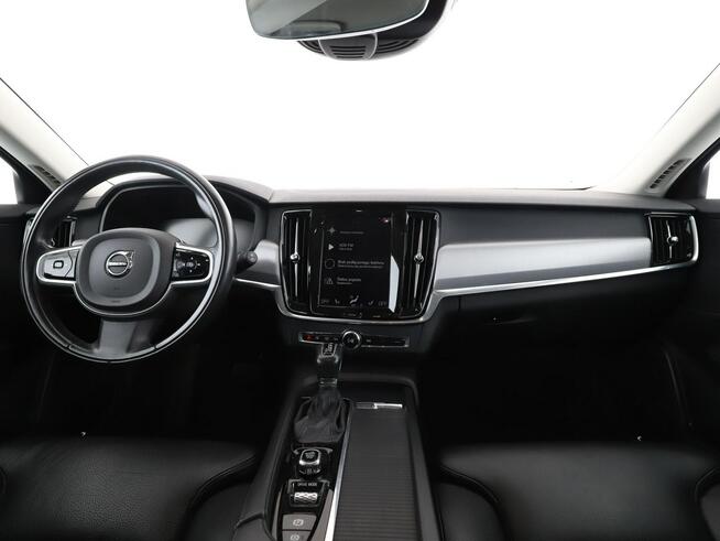 Volvo V90 2.0D Automat Momentum Pro Navi Tempomat Grzane Fotele Skóra Asystenci