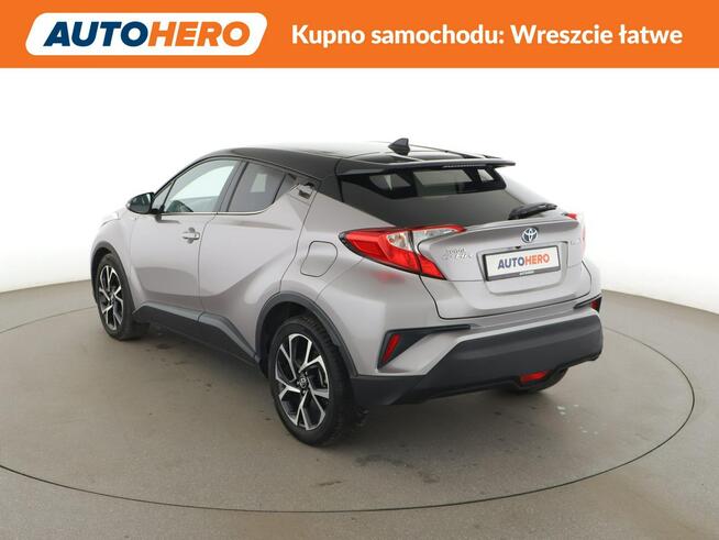 Toyota C-HR HEV automat klima auto grzane fotele czujniki parkowania