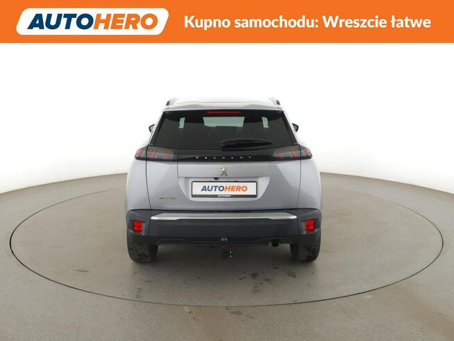 Peugeot 2008 fv23 full led navi pdc manual auto klima