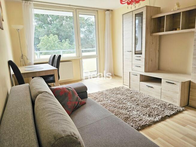 Bródno 2 pokoje dwustronne duży balkon 7 min Metro