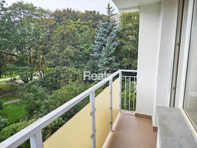 Bródno 2 pokoje dwustronne duży balkon 7 min Metro
