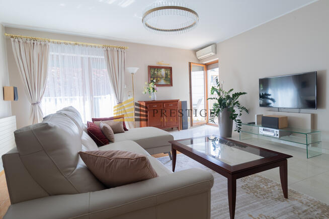 Mieszkanie 111 m², 4 pokoje, balkon, parking, rece