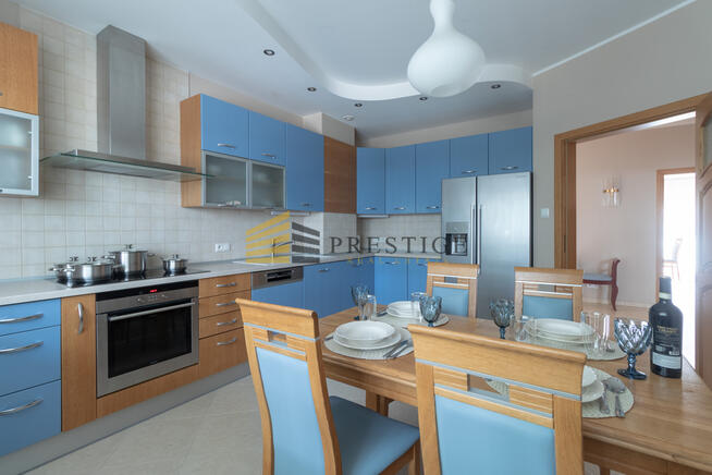 Mieszkanie 111 m², 4 pokoje, balkon, parking, rece