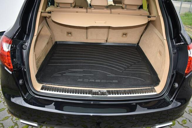 Porsche Cayenne Salon PL Ele. Klapa, Hak, Vat 23%