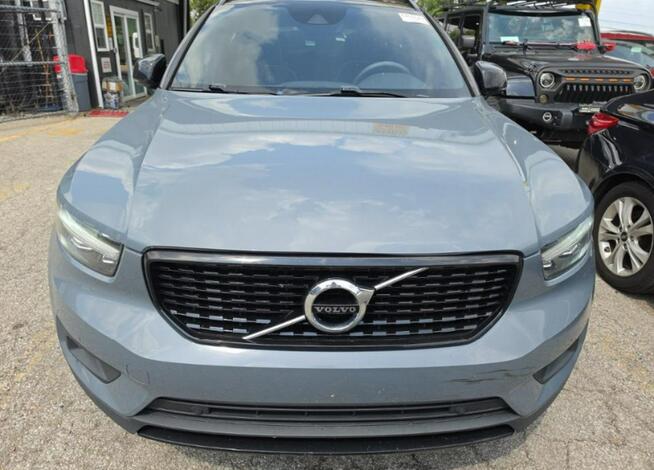 Volvo XC 40 R-Design / AWD / T5 / niski przebieg