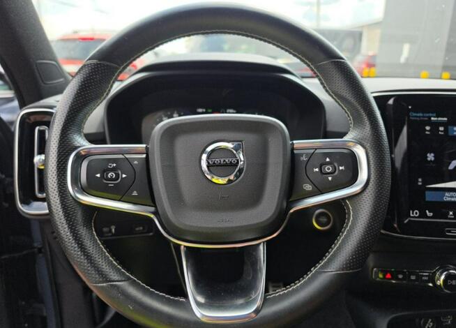 Volvo XC 40 R-Design / AWD / T5 / niski przebieg
