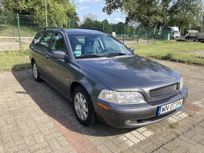 Volvo V40 1,8 benzyna 2004, którym jeździł Lewandowski