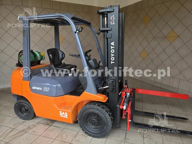 Wózek Widłowy TOYOTA 7FG25 Obrotnica TOYOTA 7FGF25 Linde