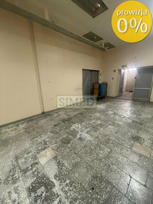 Solidny wewnetrzny magazyn,suchy,ciepły,dostep 24h