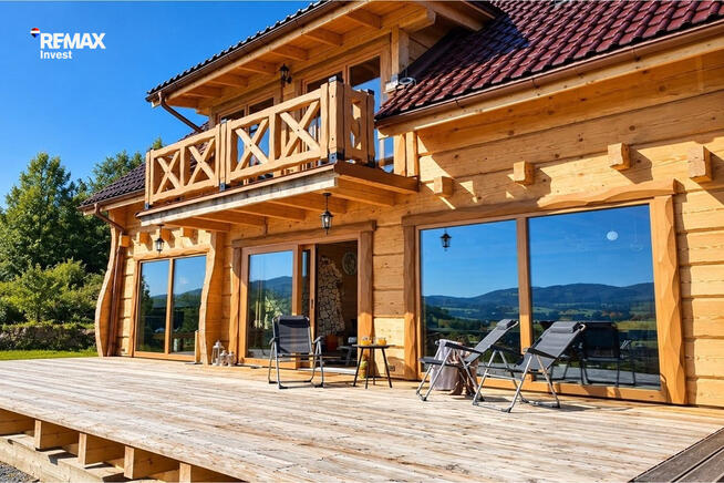 Posiadłość z bali z 3 domkami i gotowym biznesem