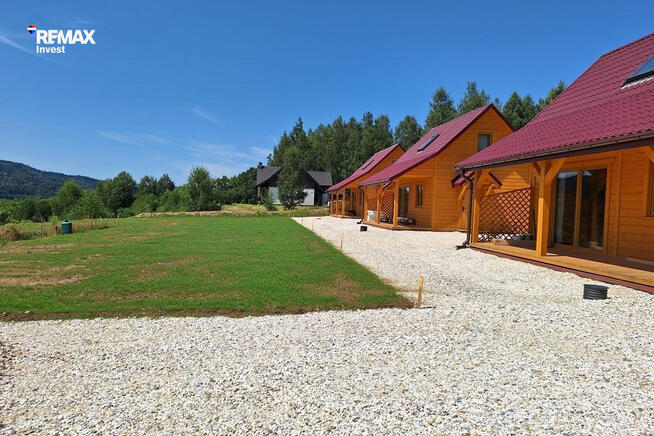 Posiadłość z bali z 3 domkami i gotowym biznesem