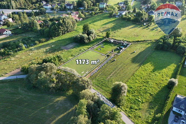 Działka budowlana 1173 m² z warunkami zabudowy