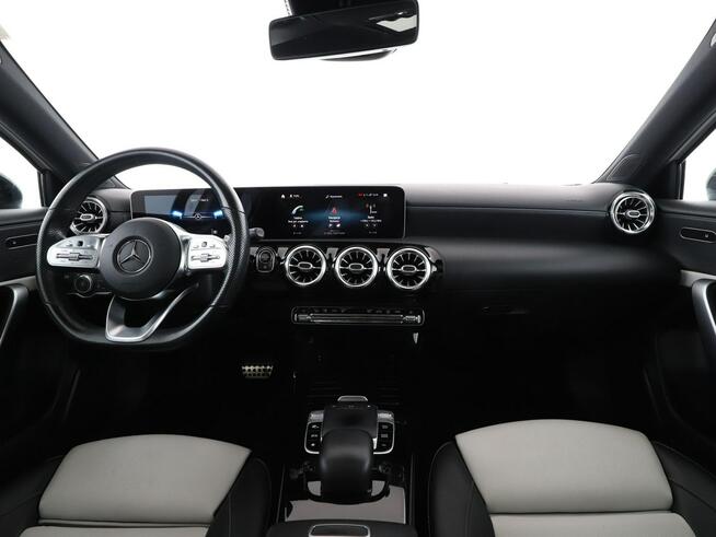 Mercedes A 250 automat skóra full LED szyberdach virtual cocpit navi kamery