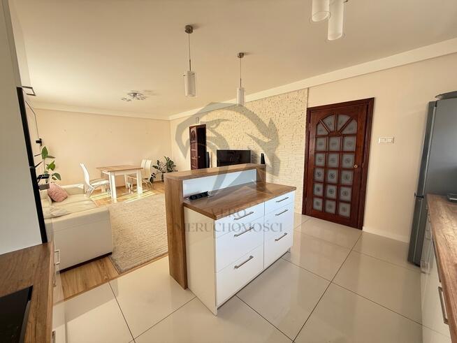 Architektoniczny kameleon 265m² przy granicy Łodzi