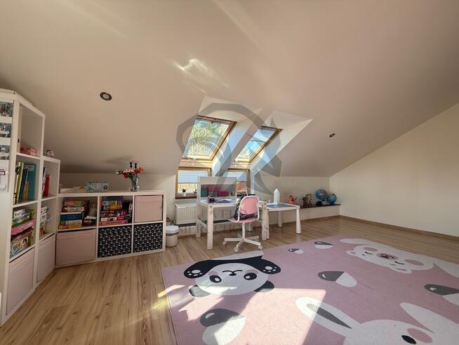 Architektoniczny kameleon 265m² przy granicy Łodzi