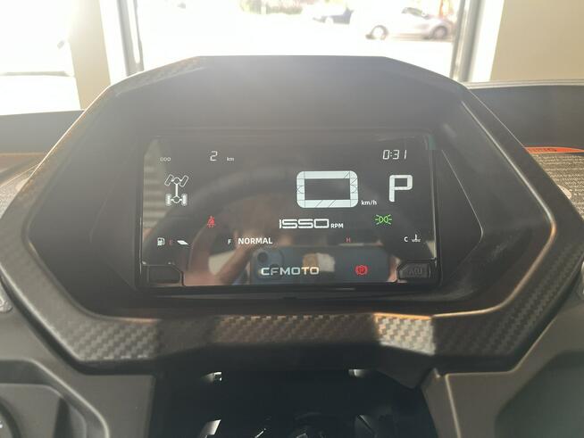 CF Moto UForce Pojazd Terenowy Z Napędem na Cztery Koła Nowy dostępny u dealera