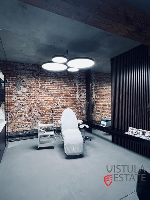 Lokal usługowy w stylu industrialnym, Zabłocie