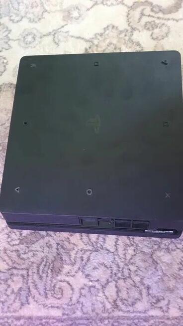 Sony PlayStation 4 z 3 padami i gry
