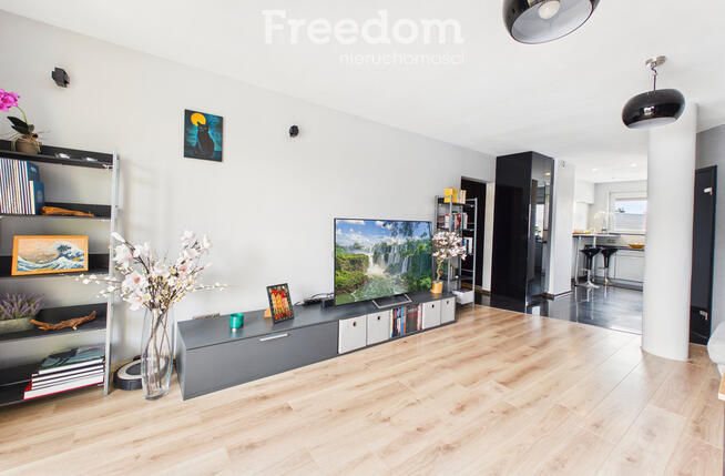 Komfortowe 60 m² z dużym balkonem.