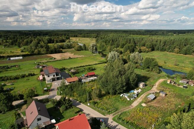 Działka z linią brzegową rzeki i warunkami