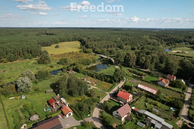 Działka z linią brzegową rzeki i warunkami