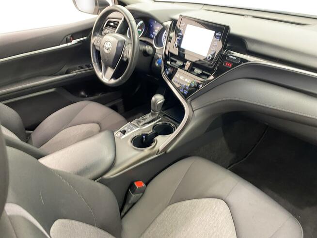 Toyota Camry 2.5 Hybrid Comfort CVT Sedan