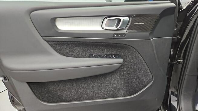 Volvo XC 40 B3 Plus Dark aut ! Z Polskiego Salonu ! Faktura VAT !