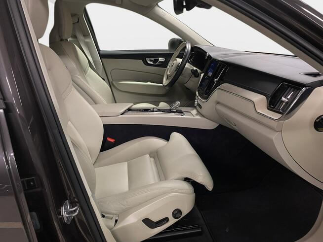 Volvo XC 60 VAT 23% Bright Plus 2.0 B4 mHEV 197KM automat 2022 r., salon PL V