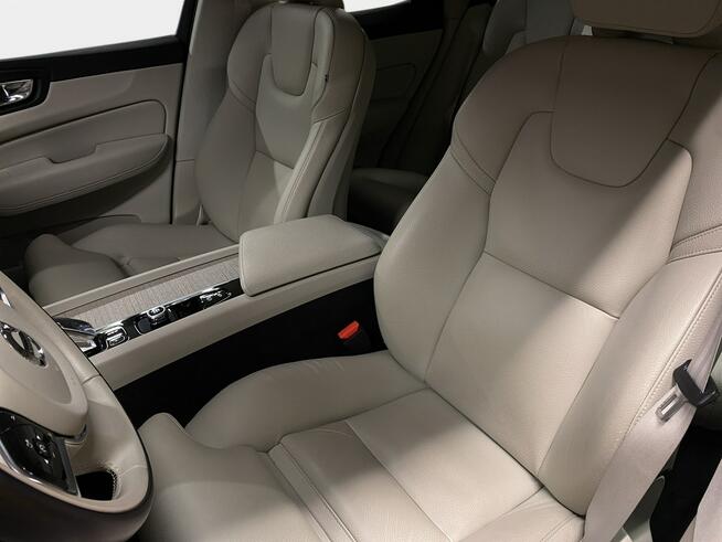 Volvo XC 60 VAT 23% Bright Plus 2.0 B4 mHEV 197KM automat 2022 r., salon PL V