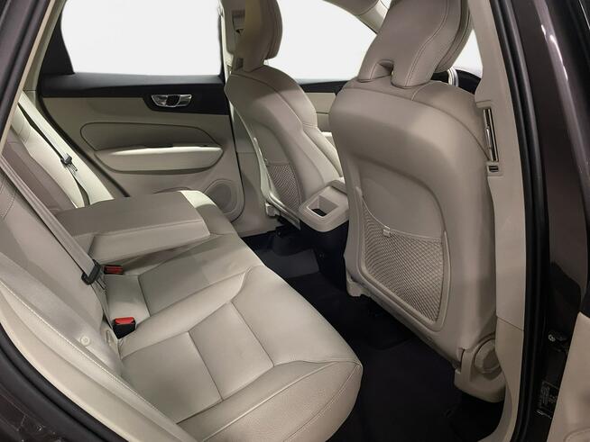 Volvo XC 60 VAT 23% Bright Plus 2.0 B4 mHEV 197KM automat 2022 r., salon PL V