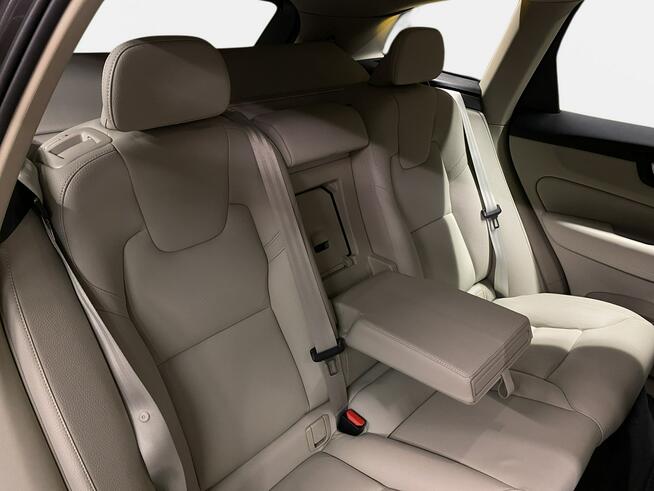 Volvo XC 60 VAT 23% Bright Plus 2.0 B4 mHEV 197KM automat 2022 r., salon PL V