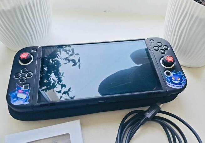 Nintendo Switch + Pad Hori Gengar + Pokrowiec + Dodatkowe Ga