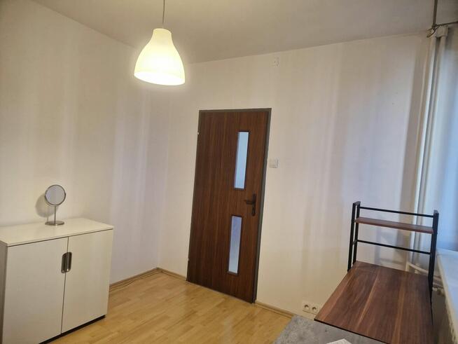 Komfortowy pokój w 3 osobowym mieszkaniu – Katowice, osiedle