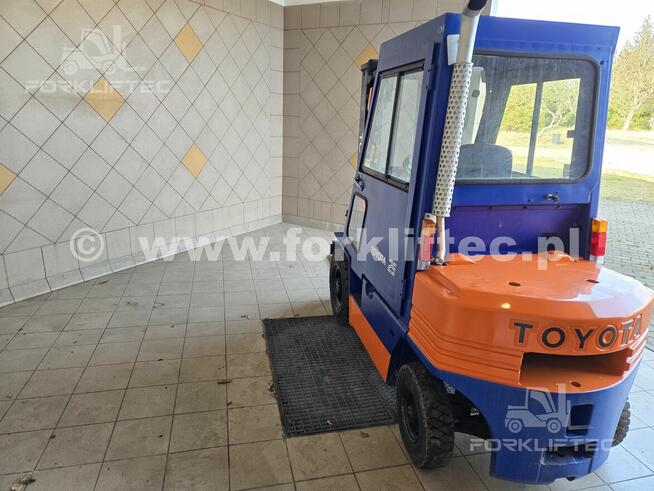 Wózek widłowy TOYOTA 5FD25 Triplex TOYOTA 5FDF25 Linde