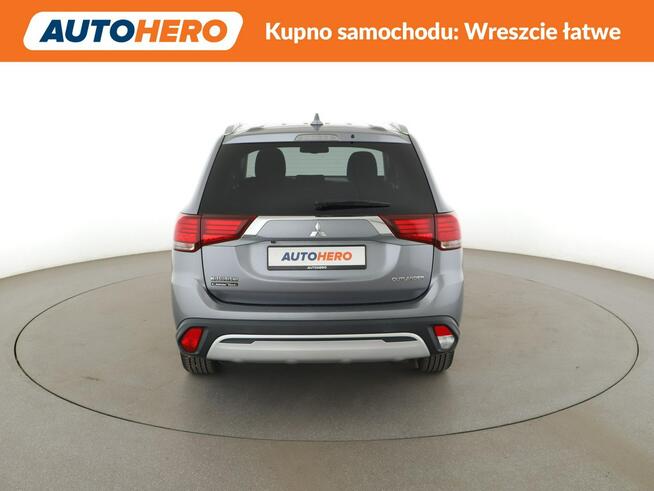 Mitsubishi Outlander automat navi kamera auto klima pdc